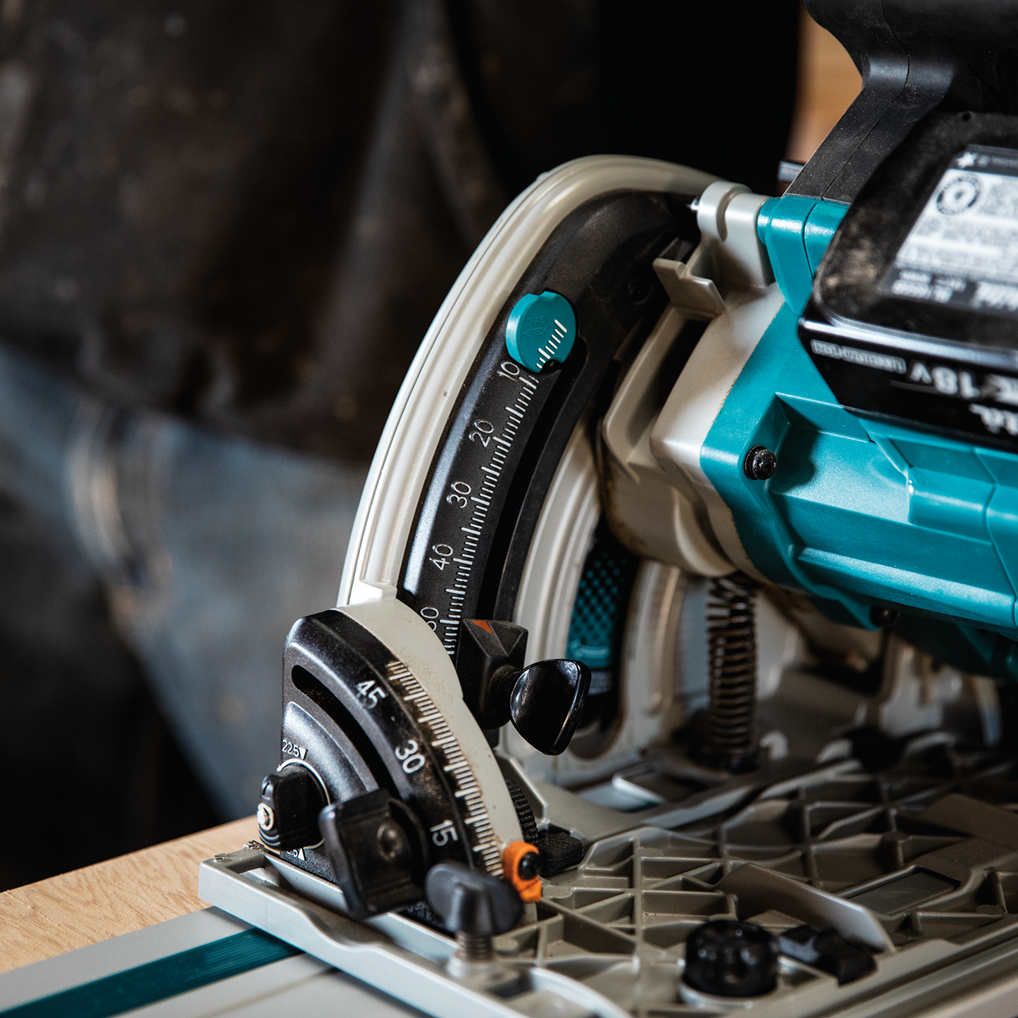 Makita 36 Volt (18V X2) Brushless 6 1/2 Inch Plunge Circular Saw Factory Serviced (Tool Only)