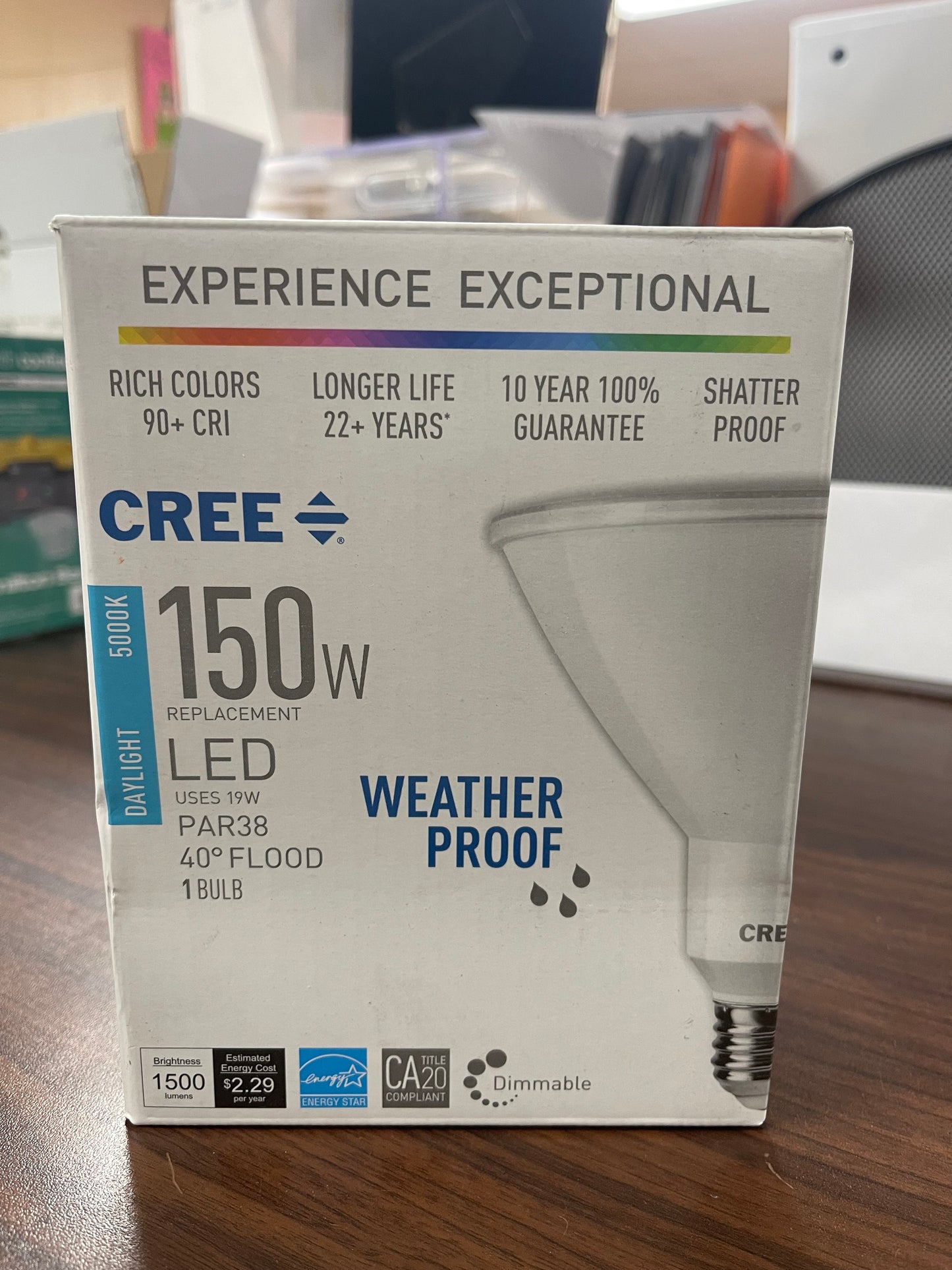 Cree 150W Replacement PAR38 Flood LED Bulb Damaged Box