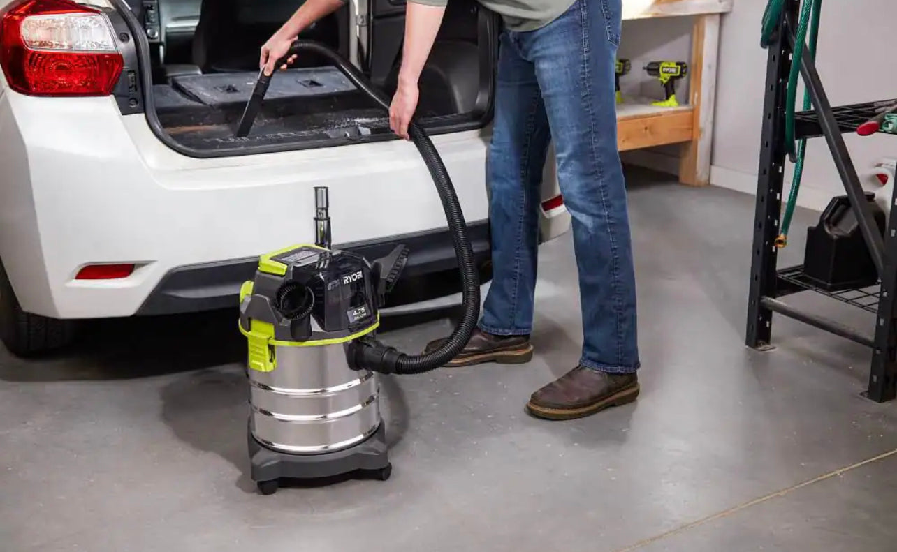 Ryobi One Plus 4.75 Gallon 18V Dry/Wet Vacuum Damaged Box