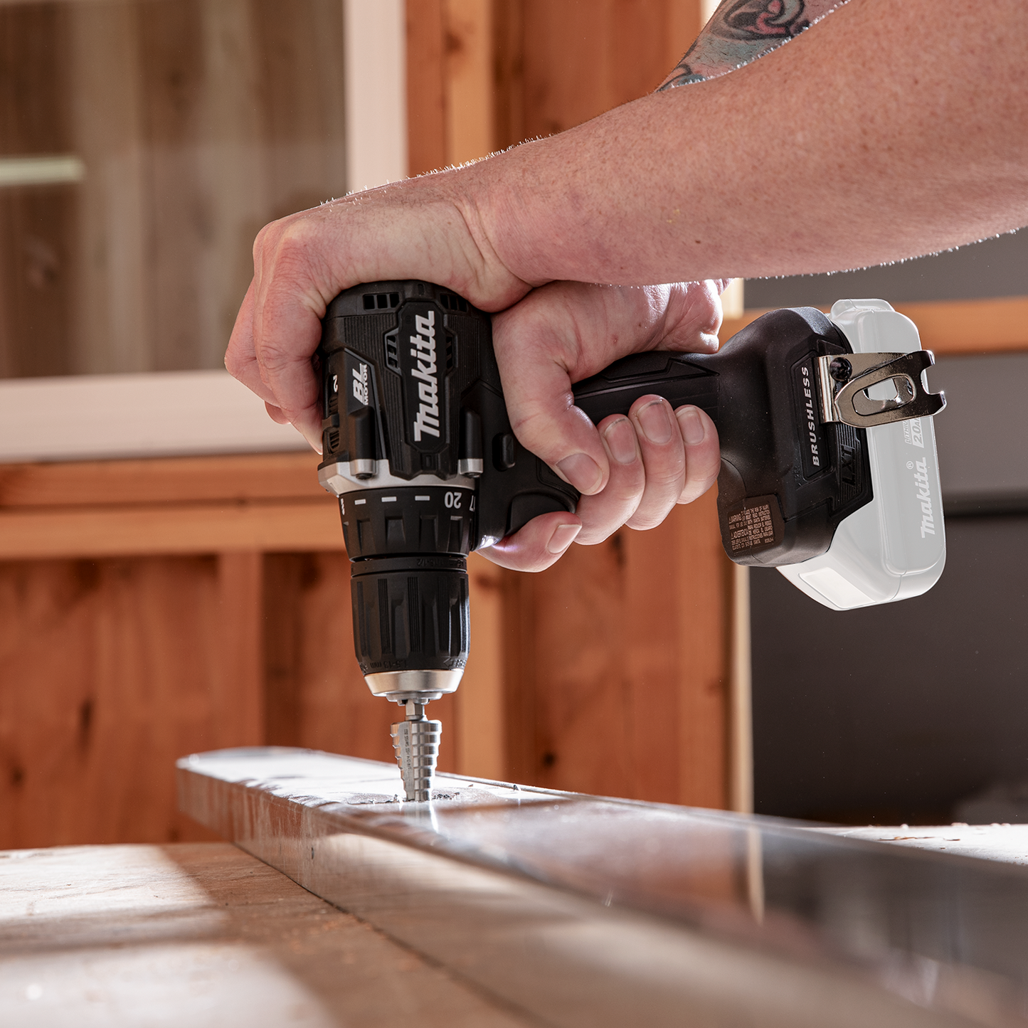 Makita 18 Volt LXT Lithium Ion Sub Compact Brushless Cordless 1/2 Inch Driver Drill Factory Serviced (Tool Only)