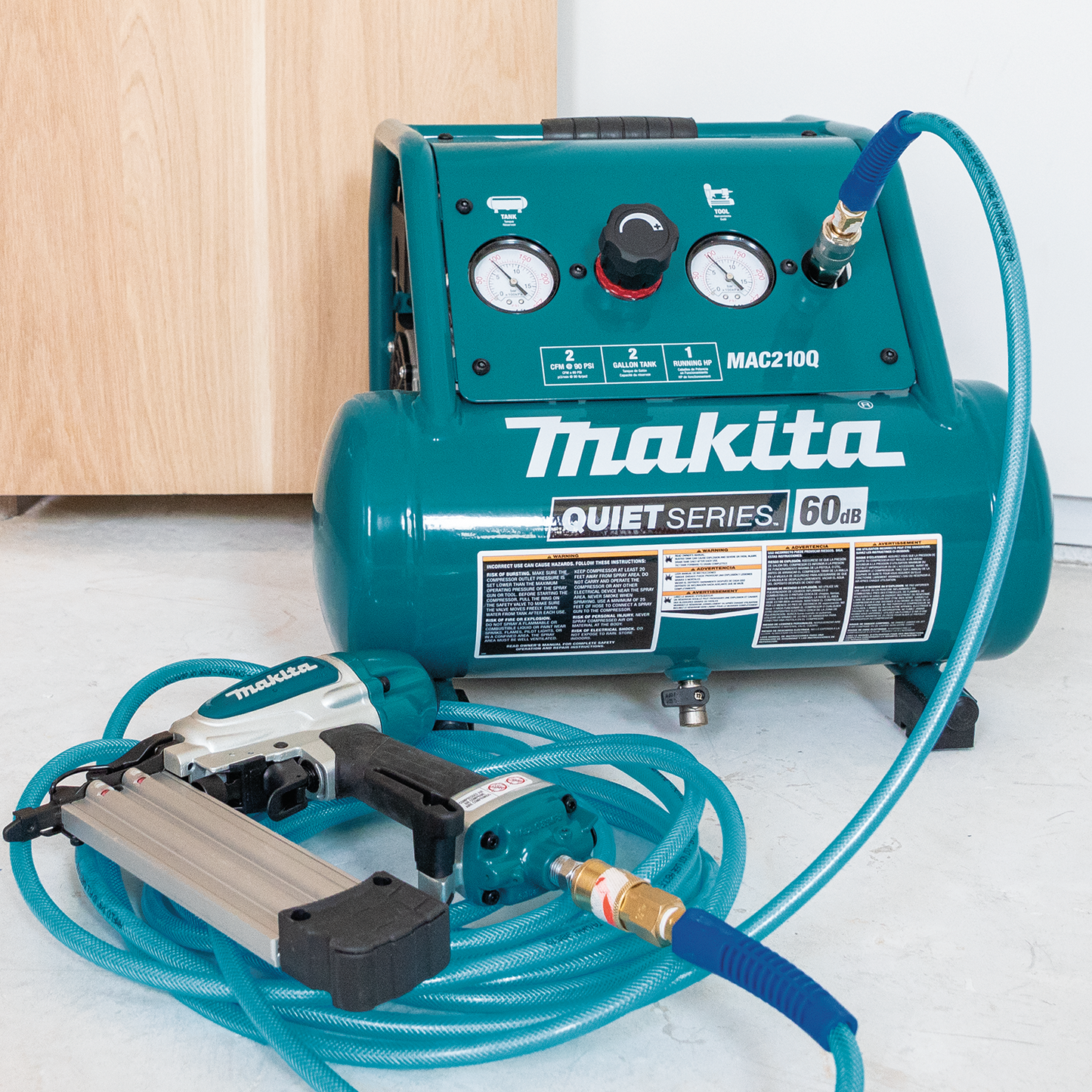 Makita Quiet Series 1 HP 2 Gallon Oil Free  Electric Air Compressor Factory Serviced