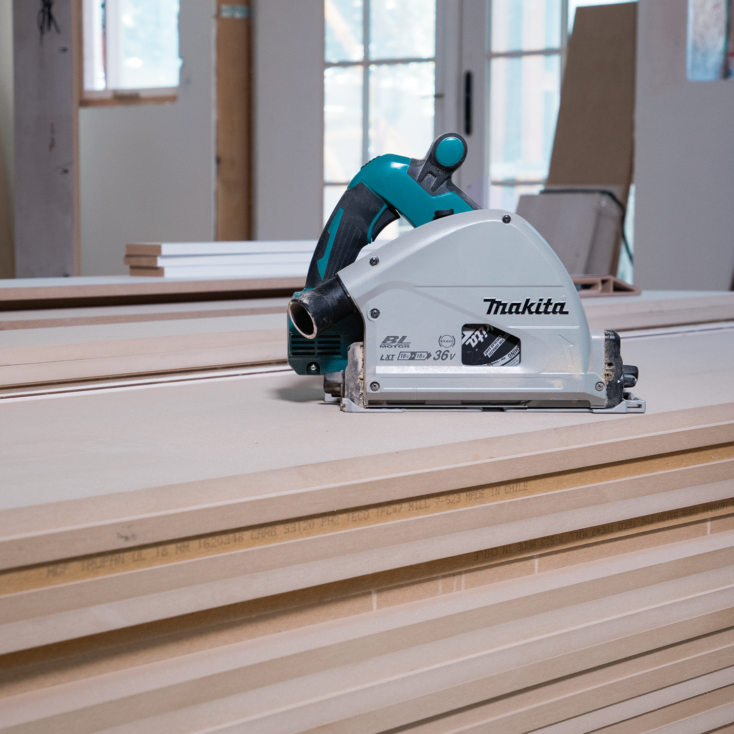 Makita 36 Volt (18V X2) Brushless 6 1/2 Inch Plunge Circular Saw Factory Serviced (Tool Only)