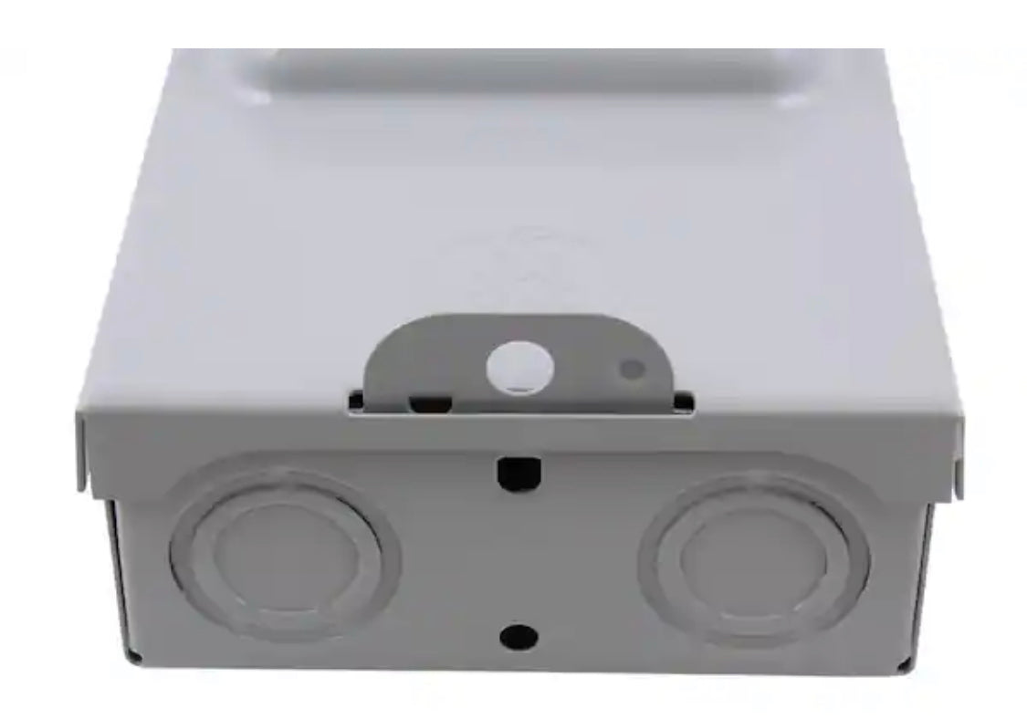 GE 30-Amp 120/240-Volt Fused AC Disconnect - Damaged Box