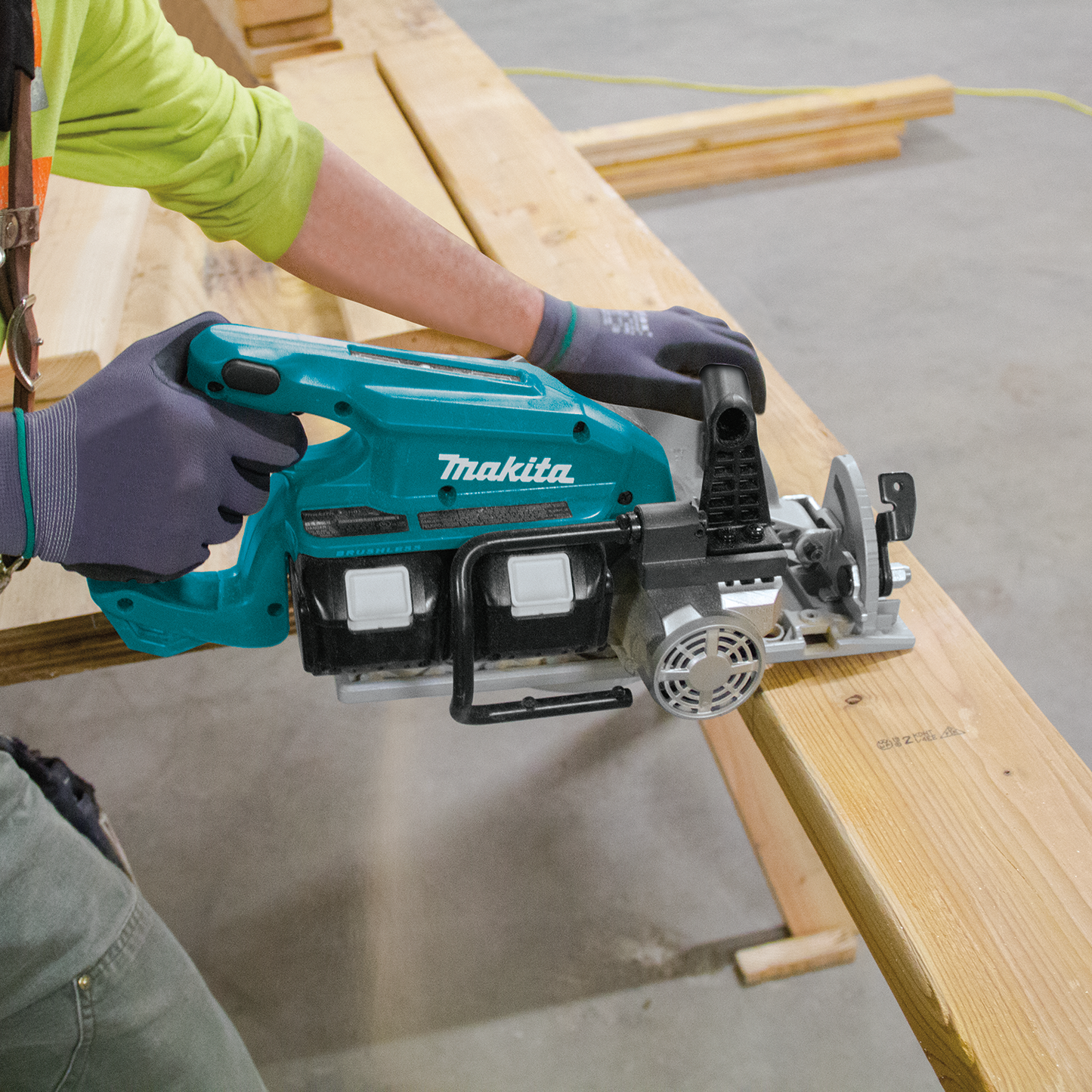 Makita 36 Volt Brushless Cordless Rear Handle 7 1/4 Inch Circular Saw Kit Factory Serviced