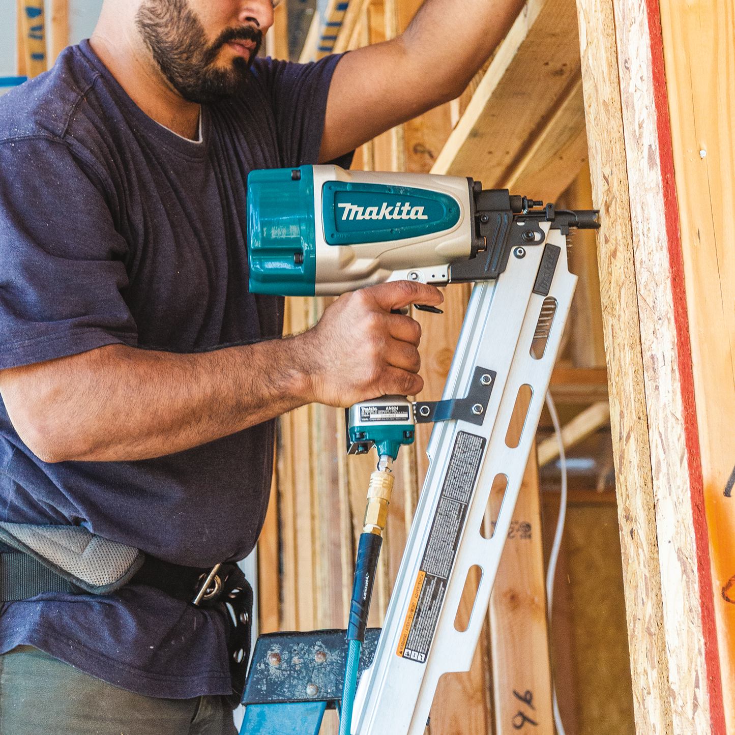 Makita 21 Degree Full Round Head 3-1/2 Inch Framing Nailer