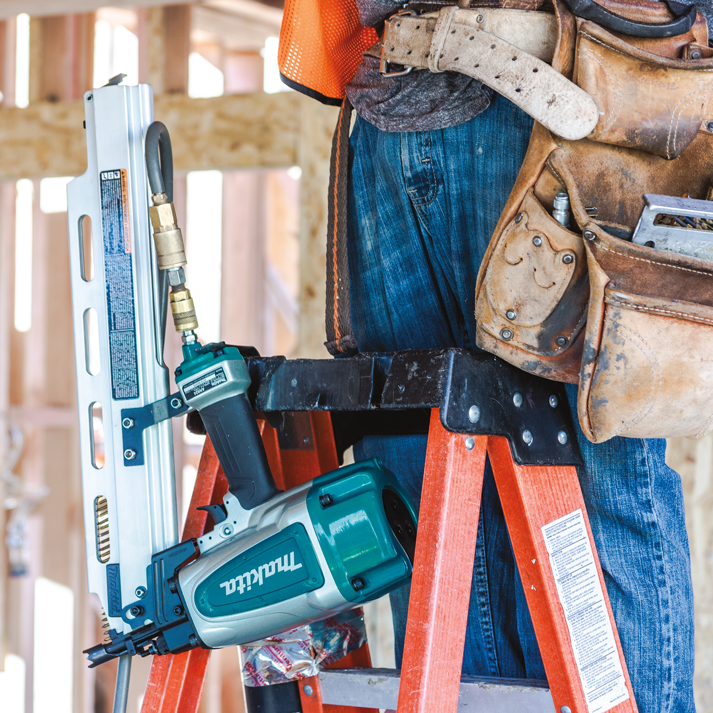 Makita 21 Degree Full Round Head 3-1/2 Inch Framing Nailer