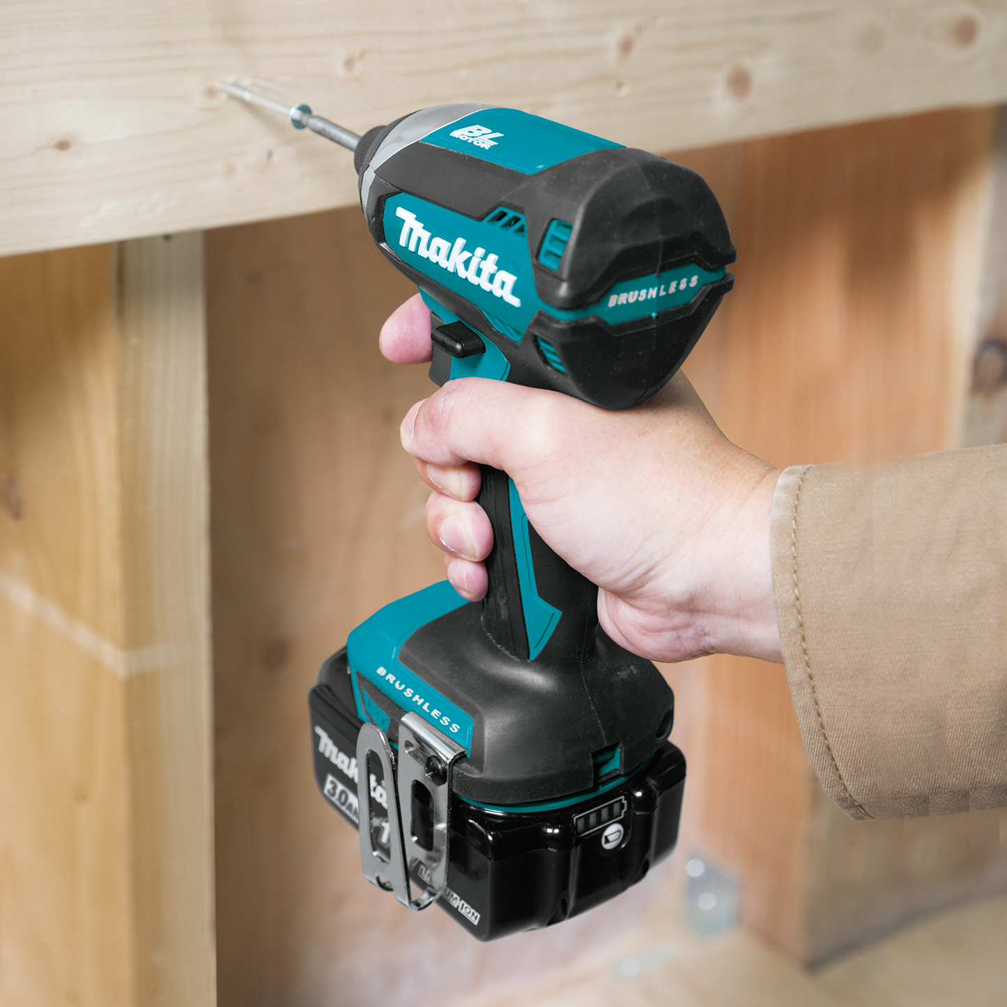 Makita 18 Volt Lxt Brushless Cordless Impact Driver With Bag Factory Serviced