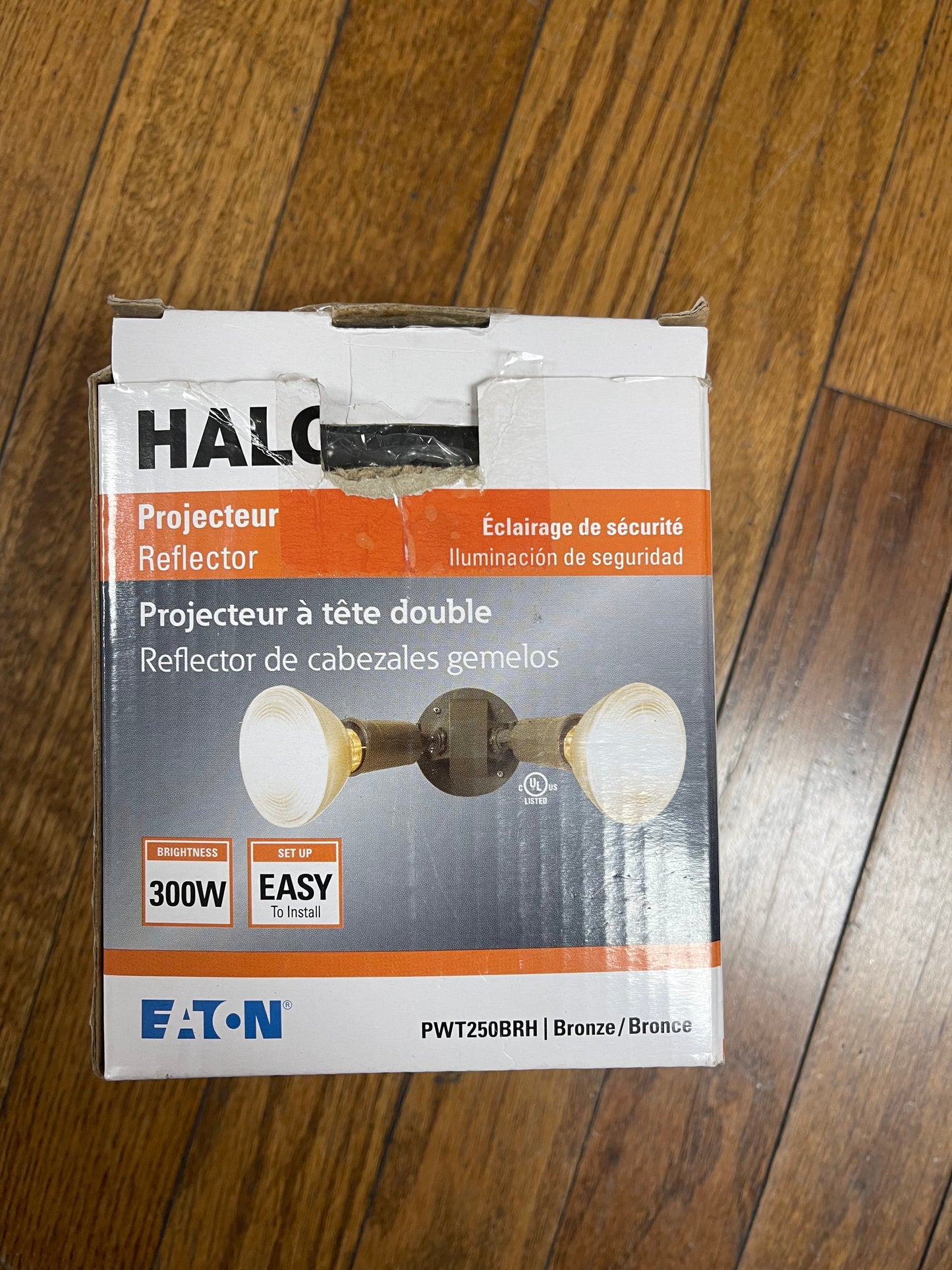 Halo Twin Head Floodlight Damaged Box