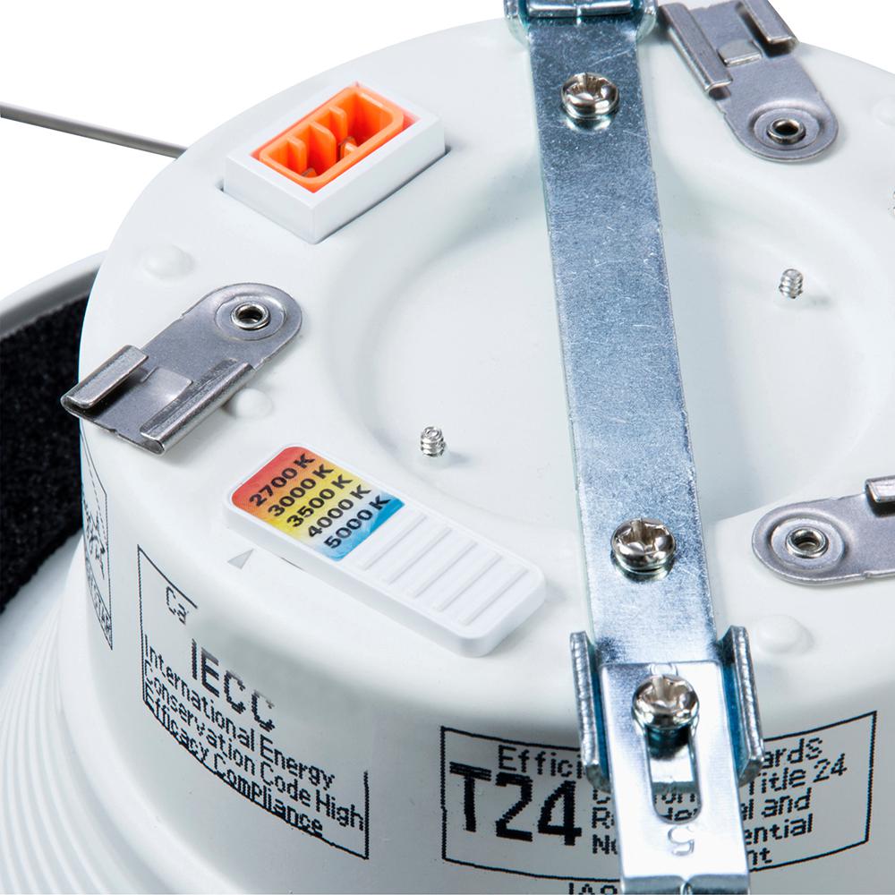 Halo RL 5 inch and 6 in White Integrated LED Recessed Ceiling Light Trim Damaged Box