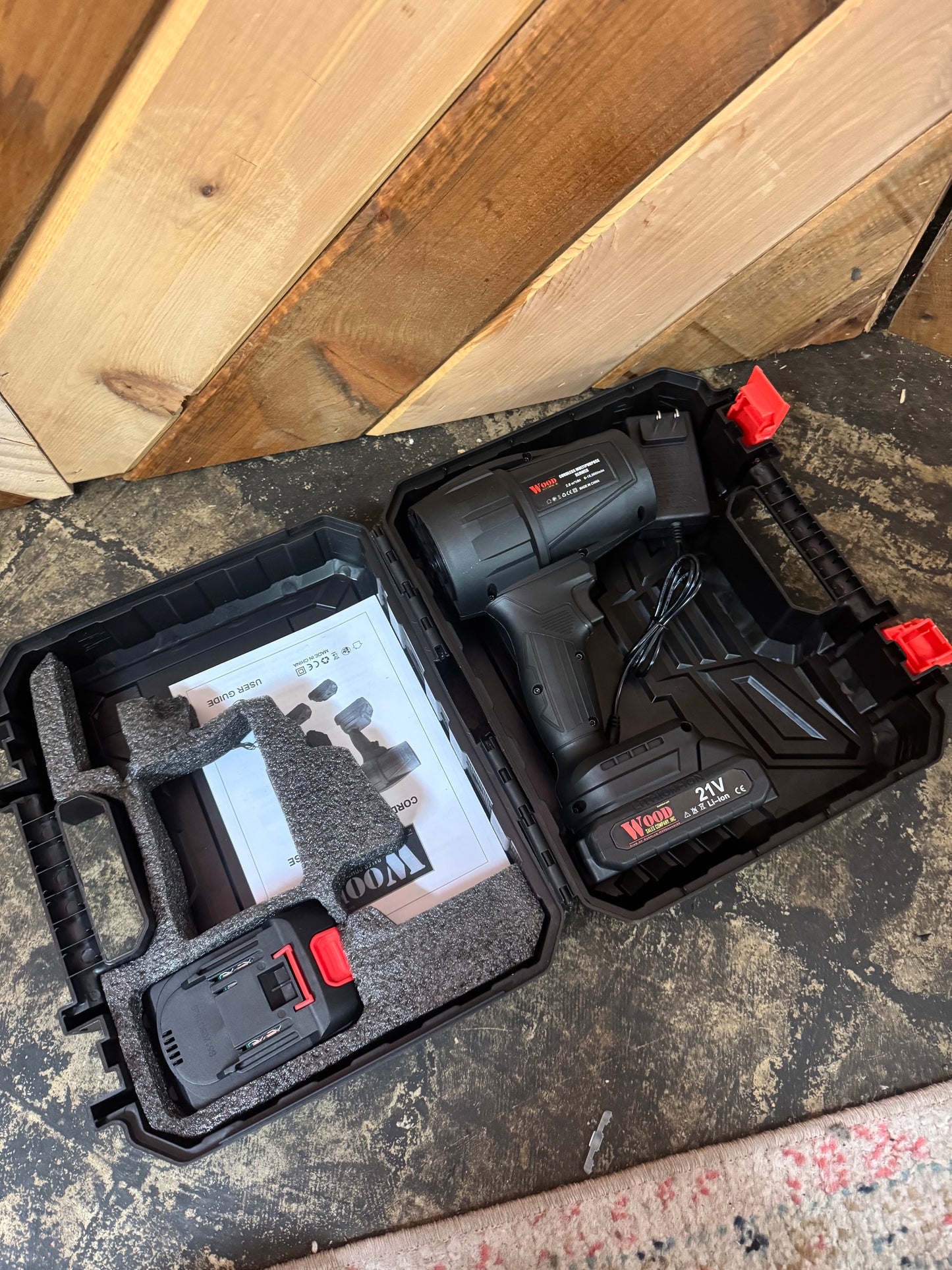 Handheld 21 Volt Rechargeable Blower with Two Batteries 80205