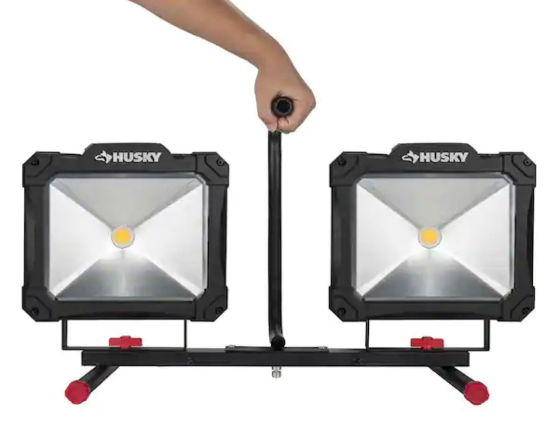 Husky 10 000 Lumen Twin Head LED Work Light Damaged Box Tool