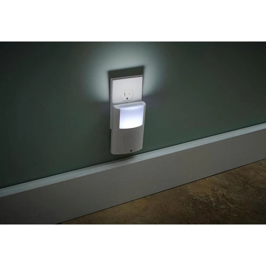 Hampton Bay Wireless Plug-In Door Bell Night Light Kit Damaged Box-doorbells & clickers-Tool Mart Inc.